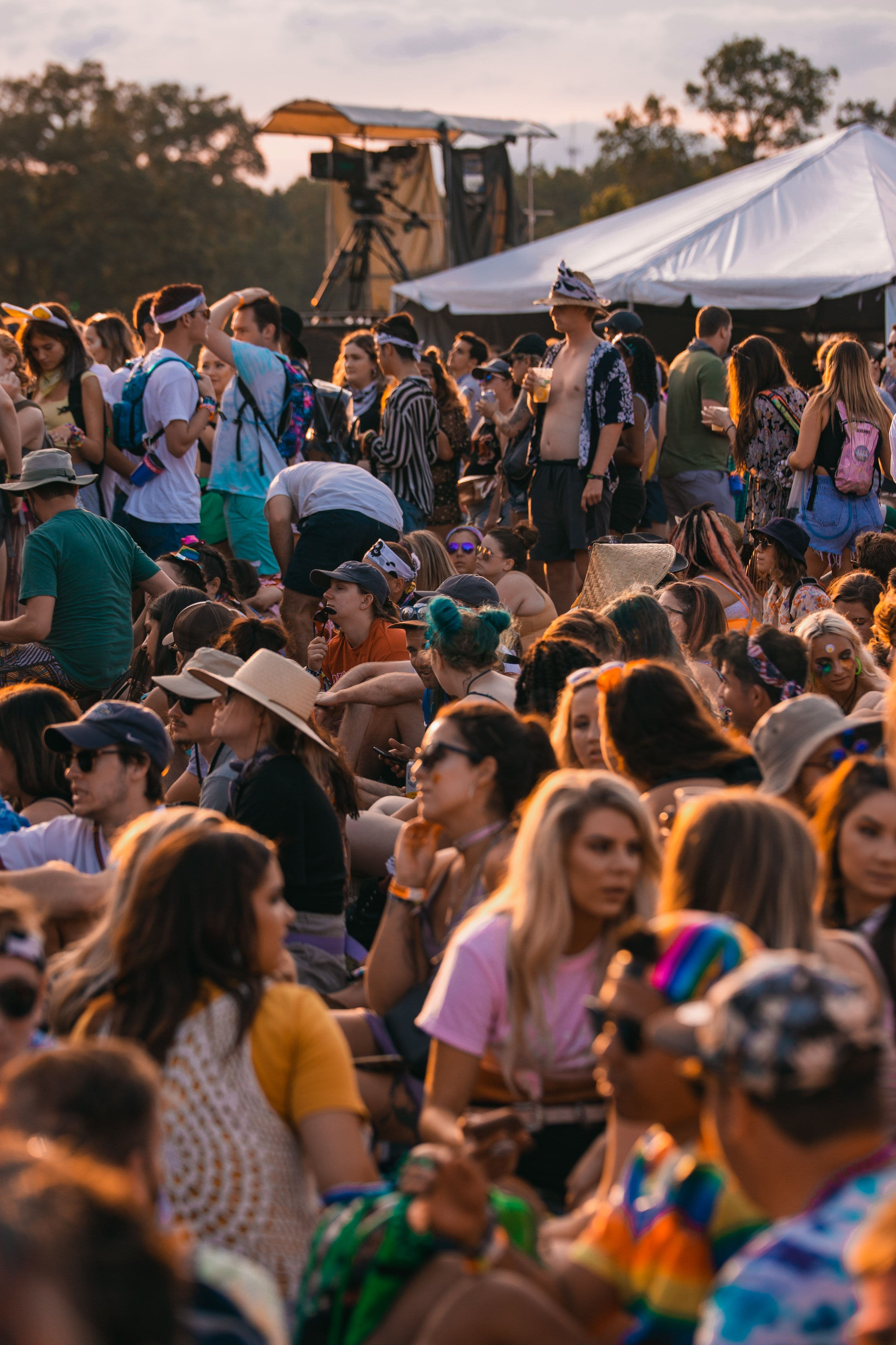 photo: festival crowd, confetti in the air